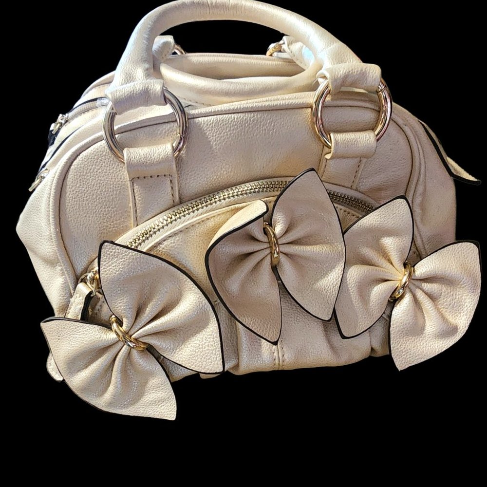 Charming Charlie purse